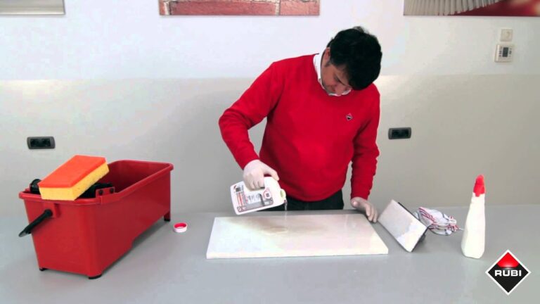 Aprende a limpiar m&aacute;rmol blanco poroso en 5 pasos