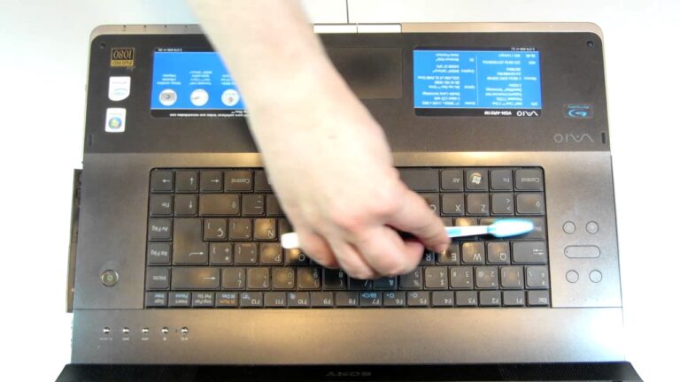 ¡Mantén tu portátil como nuevo! Aprende cómo limpiar el teclado en unos sencillos pasos